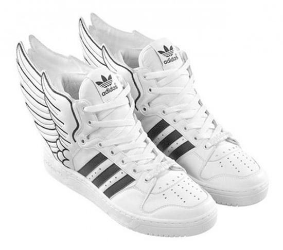 时装秀超模大表姐刘雯气质不一般,最新大表姐刘雯穿搭鞋子