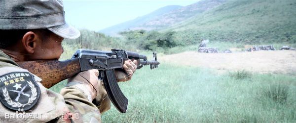 战争电影中的经典枪械,电影战狼中的一些枪械