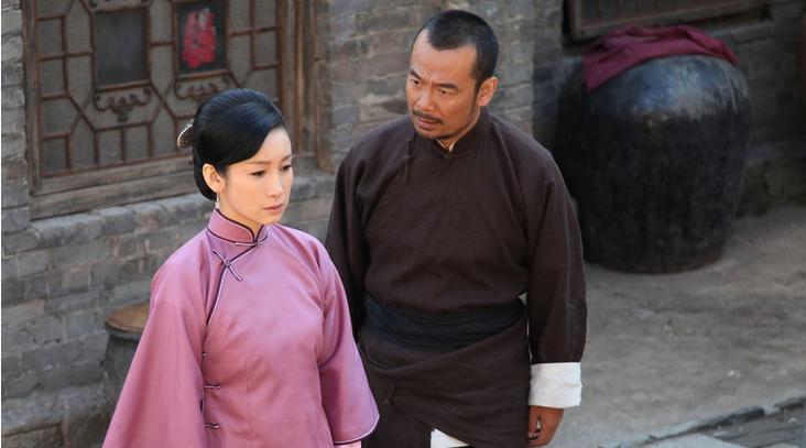 他出道多年无绯闻,33岁出道的他专注演戏32年零绯闻