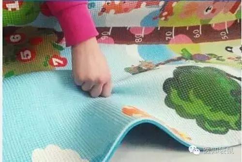 如何自测爬爬垫有毒,爬爬垫安全无毒