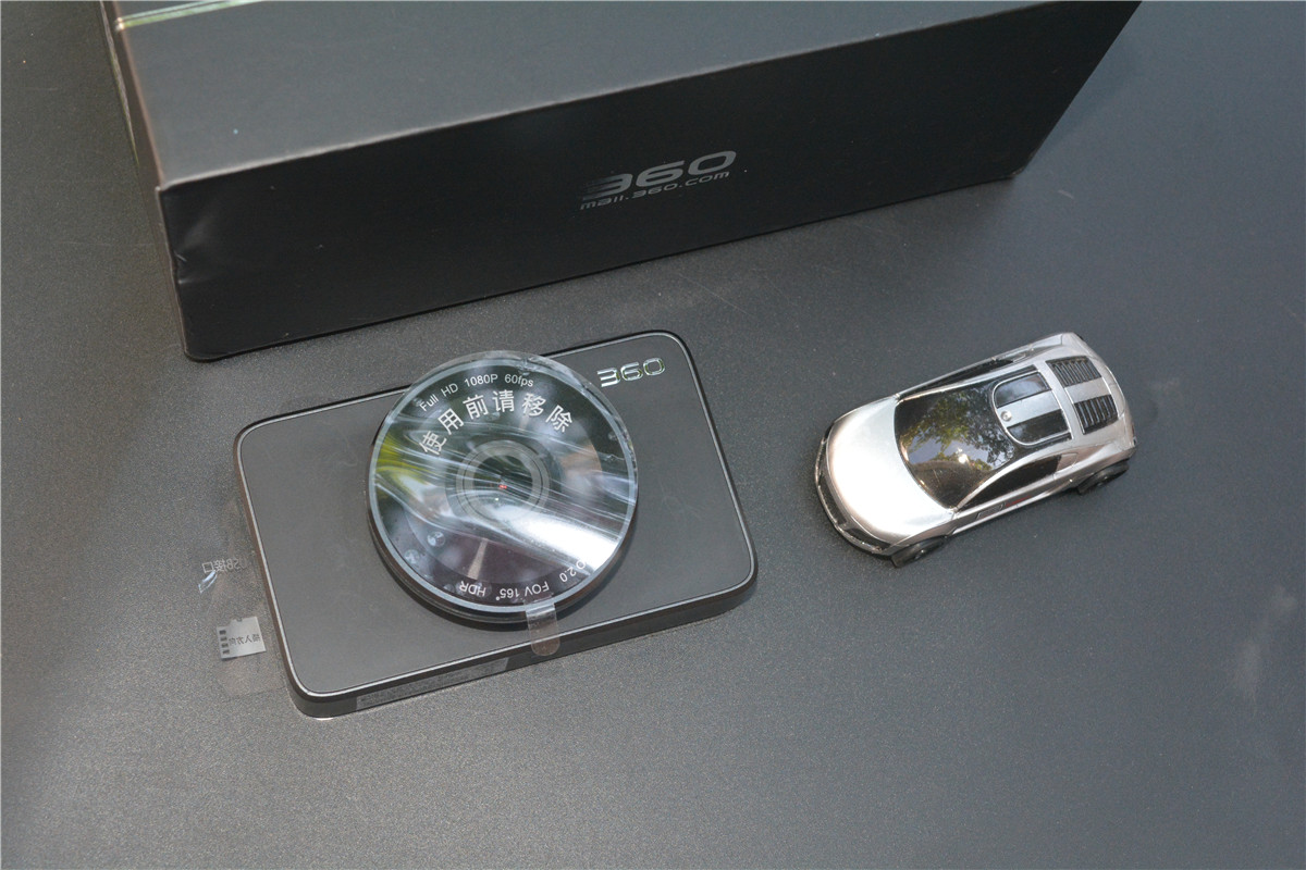 360行车记录仪有卡和无卡,360行车记录仪二代和一代的区别