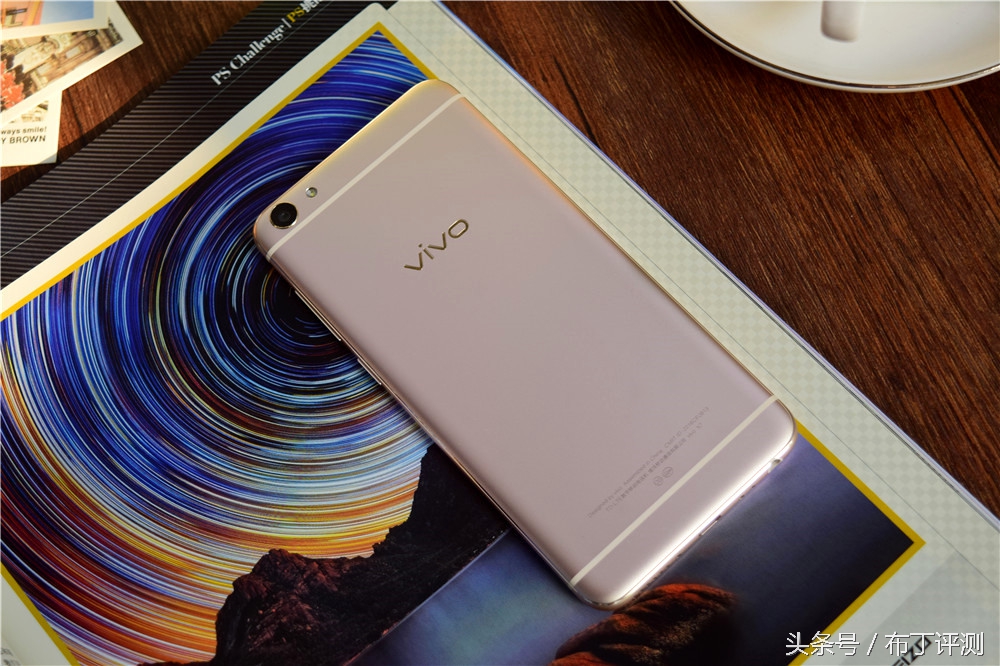 vivox71600万柔光双摄,vivox7拍照效果