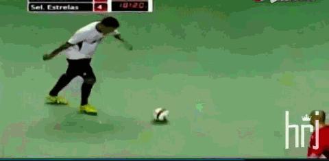 卡卡小罗c罗梅西巅峰谁更强,c罗耍小聪明