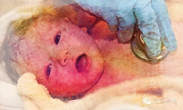 宝宝刚出生常规检查把爸爸吓坏了,刚出生的时候把家人吓坏了