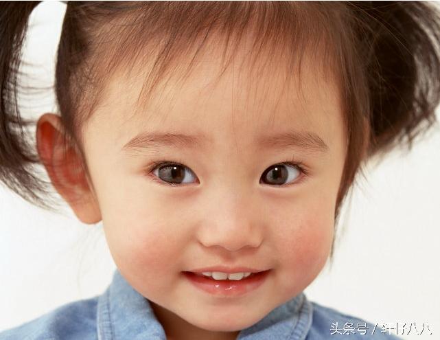 一岁宝宝感觉地包天,一周的宝宝有点下兜齿