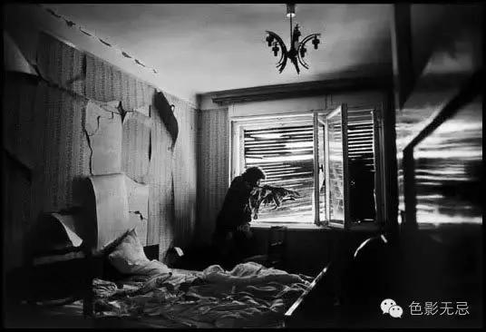 经历了枪林弹雨的岁月,经历了战场的腥风血雨