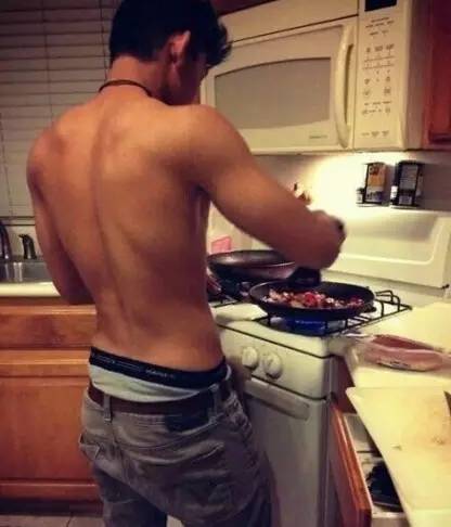 吐槽秀娇羞！室友做饭太好吃了，好想吃一辈子