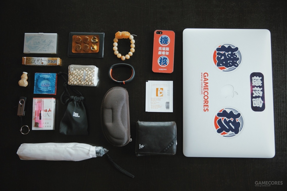 看看大家的包里装了啥,来看看包里都装了什么