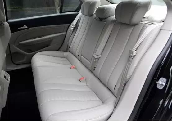 花a级车钱买2.0t,12万公里的标致408还值得买吗