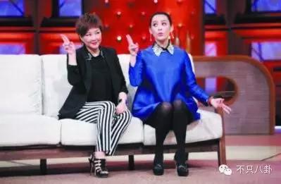 你们都在吐槽她的节目不如“康熙”，可她的人生已经赢得了掌声！