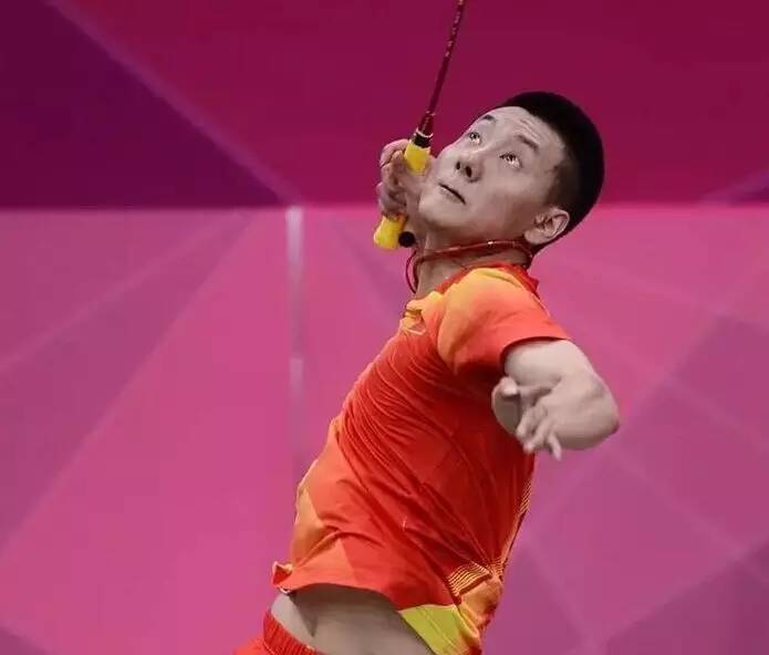 羽毛球握拍需要握到锥盖吗,羽毛球握拍方法和发力