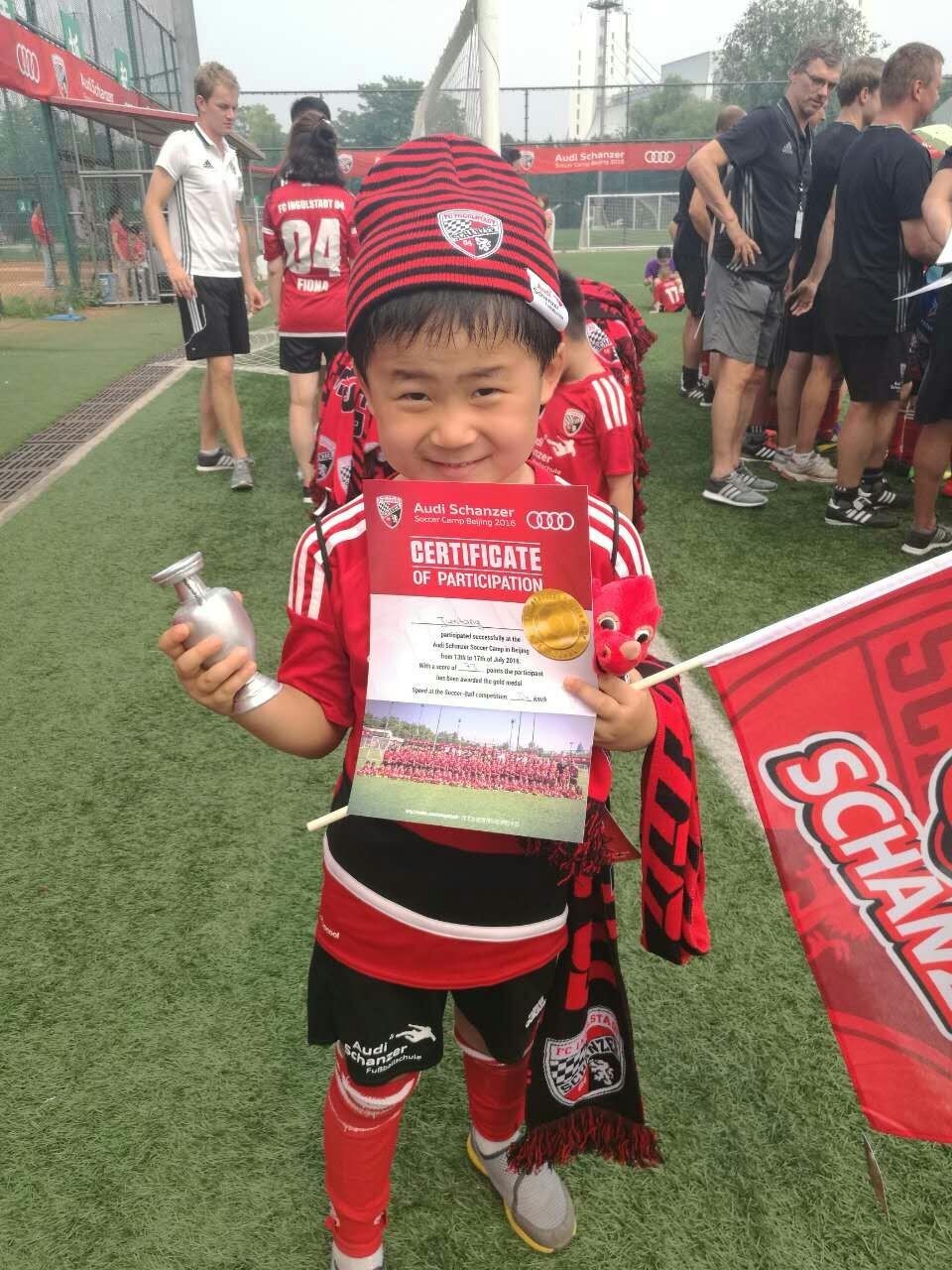 让足球变成纯粹的热爱,让足球陪着我们成长