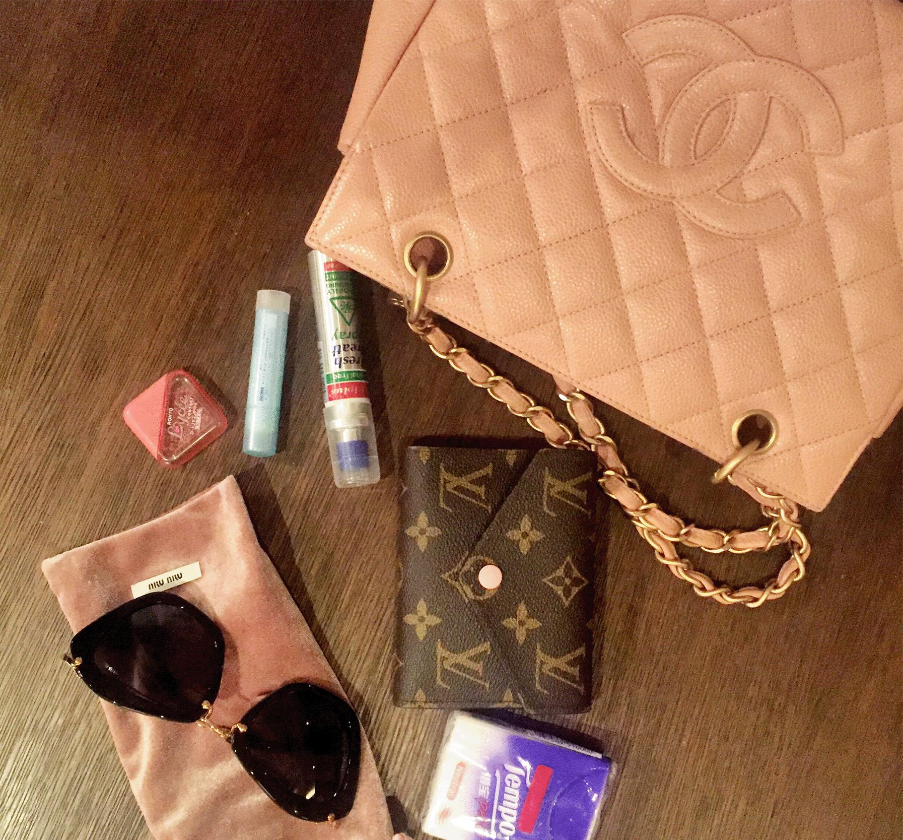 粉丝寄来了一箱包包,粉丝发来的包裹