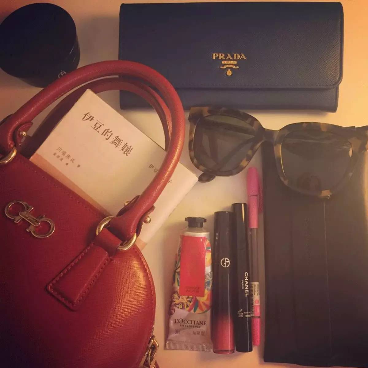 粉丝寄来的包,粉丝寄来了一箱包包