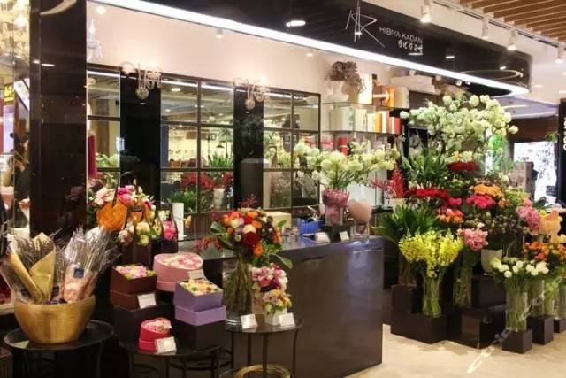 购物中心里特能赚钱的32家花店，年营业额10亿+！