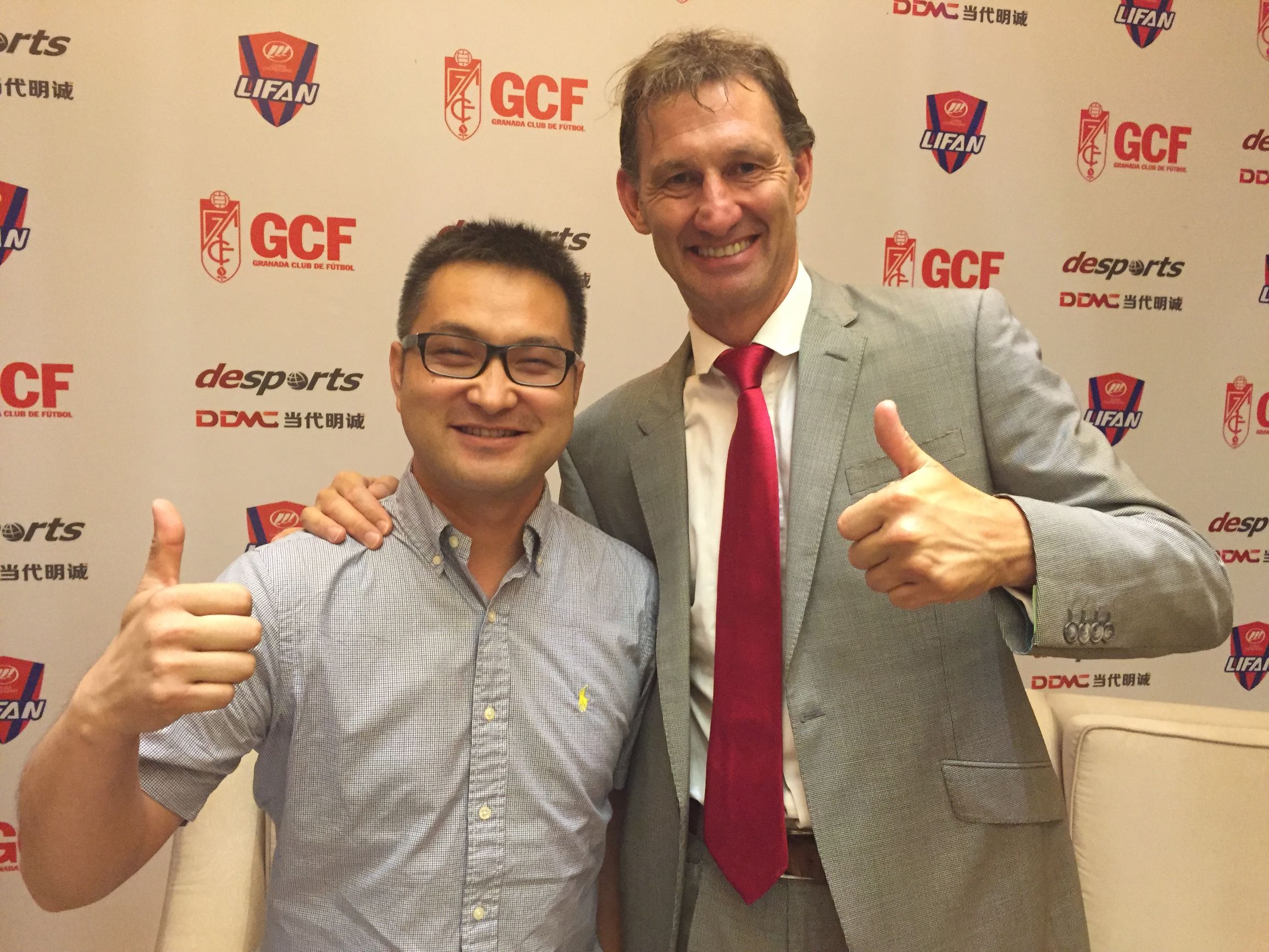 重庆足球为什么这么火,重庆足球改了几次名