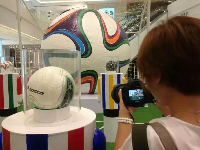 带你沉浸式体验巅峰足球赛事,盛夏嘉年华活动门票