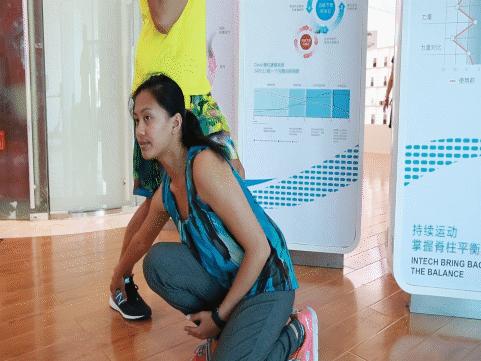 如果你的跑姿是这样的，小心你的膝盖｜三分钟课堂