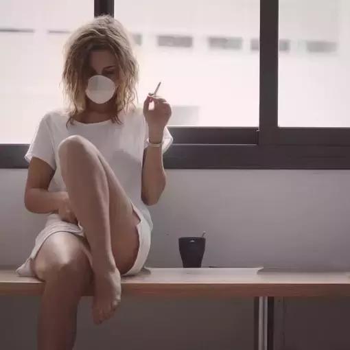 为什么你每天十点睡八点起,就觉得别人赚钱很容易?