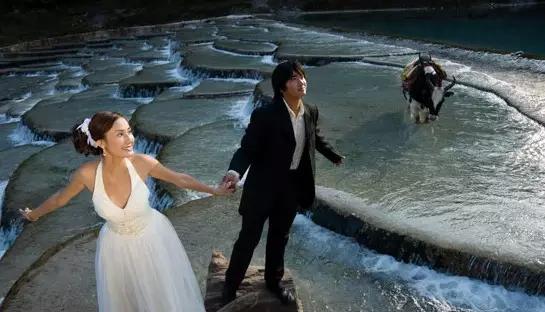 云南旅拍婚纱照推荐哪家最好,云南丽江拍婚纱照一套多少钱