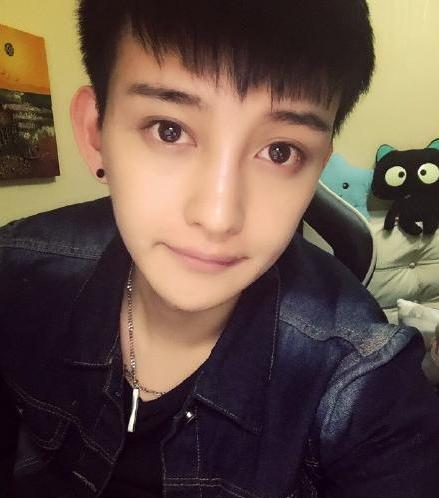 杨幂变整容范本,七个翻版中最后一个杨幂自己看到都会被吓哭!