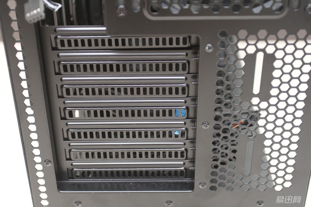 追风者515机箱可以装大主板吗,华擎b150装nvme