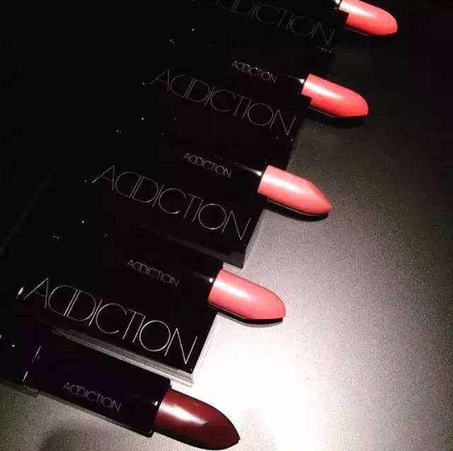 看了2018大牌的秋冬彩妆新品,2018秋冬彩妆必入合集