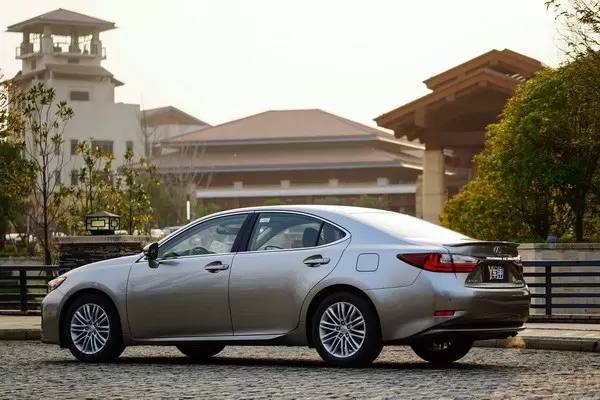 雷克萨斯es200和260动力比较,雷克萨斯es200与雅阁2.0动力比较