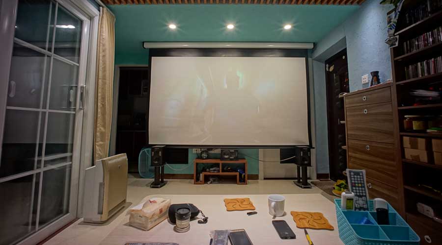 入墙式家庭影院装修详细攻略,小户型客厅怎么做家庭影院