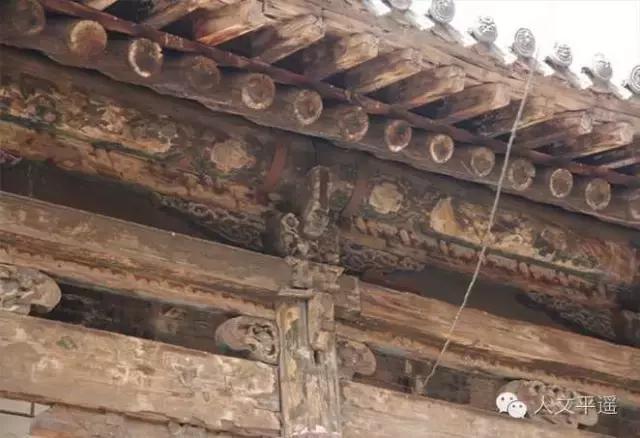 走在平遥古城的大街上,平遥的沿途风景