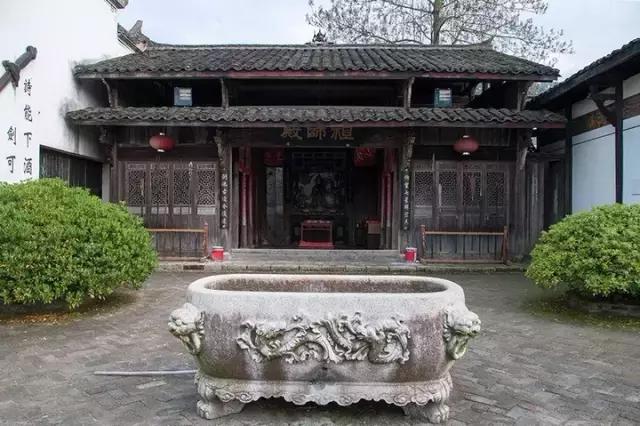 浙江龙泉顶级宝剑,龙泉剑唐代刀剑文化的精髓