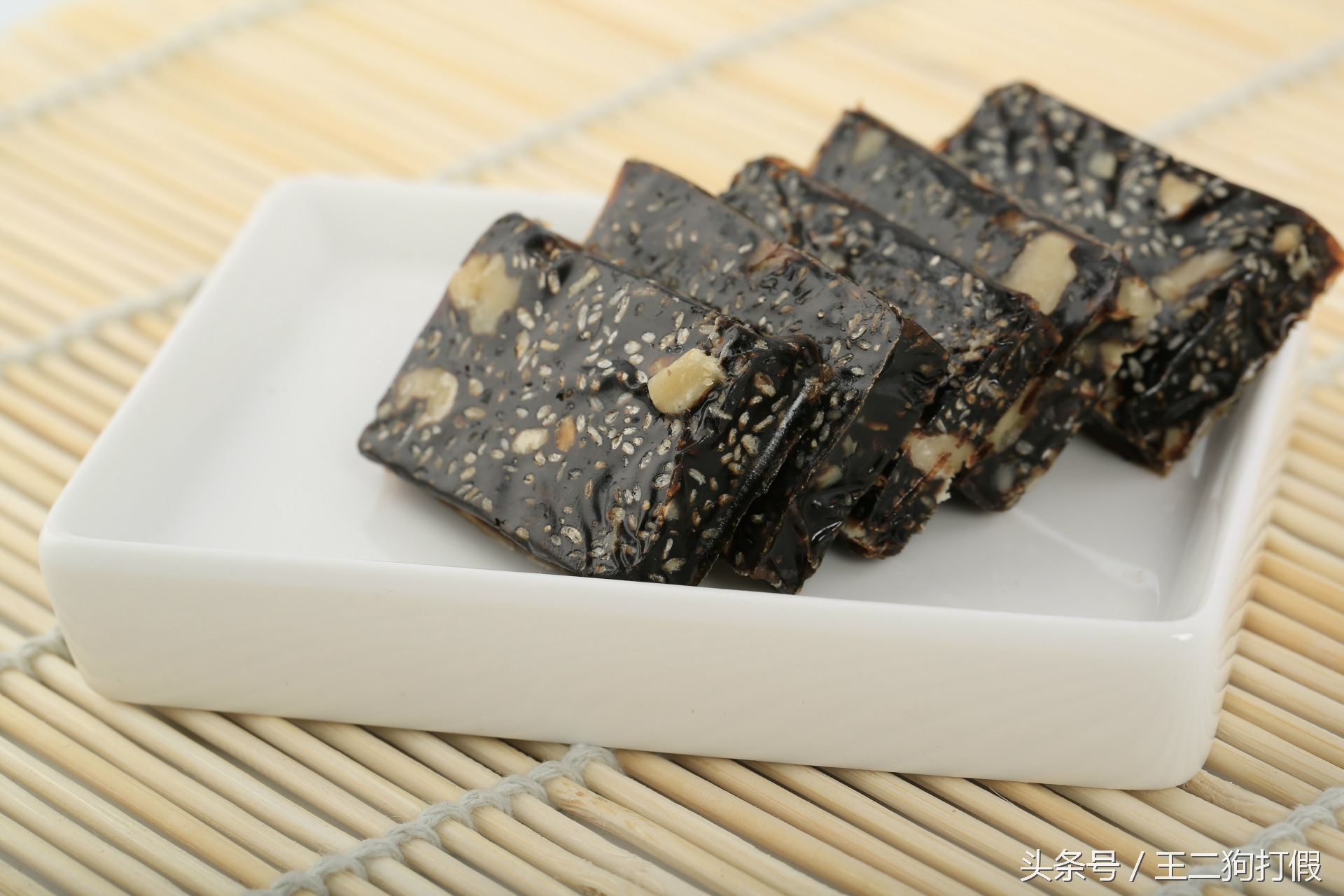 打假阿胶糕拉丝,纯手工阿胶糕打假