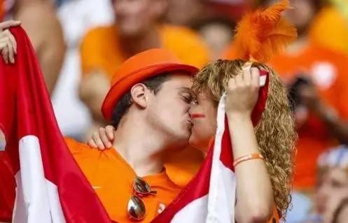 七夕节单身狗千万别出门拍火车,七夕节单身狗做什么