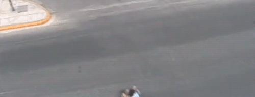 一个人在家睡觉别关灯,一个人在家关灯的时候