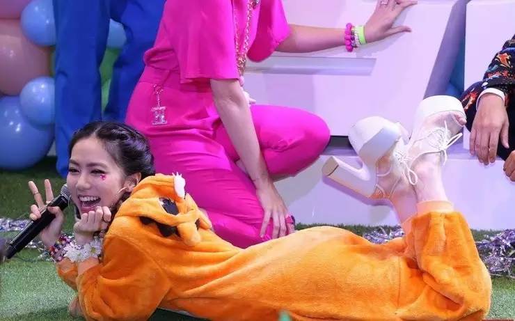 蜕变邓紫棋reaction,邓紫棋以前的样子vs现在的样子