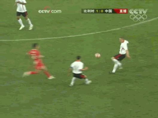 足球场上那些尴尬的瞬间,足球场上的尴尬时刻