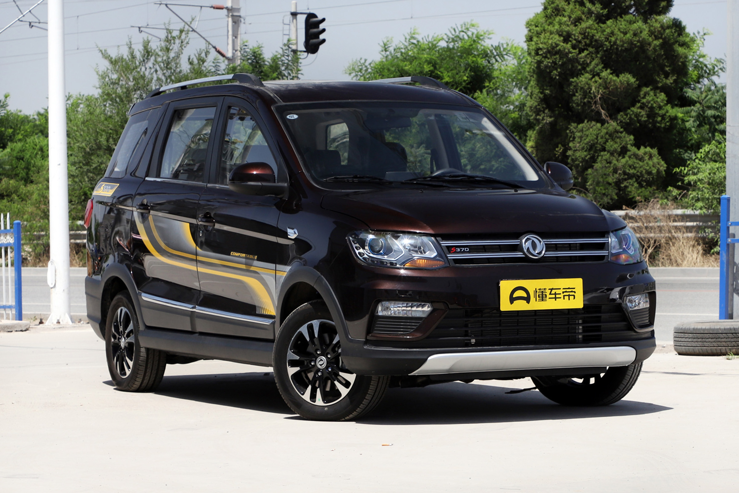 东风风光370七座2018款1.5l能买吗,东风风光370和风光330有什么不同