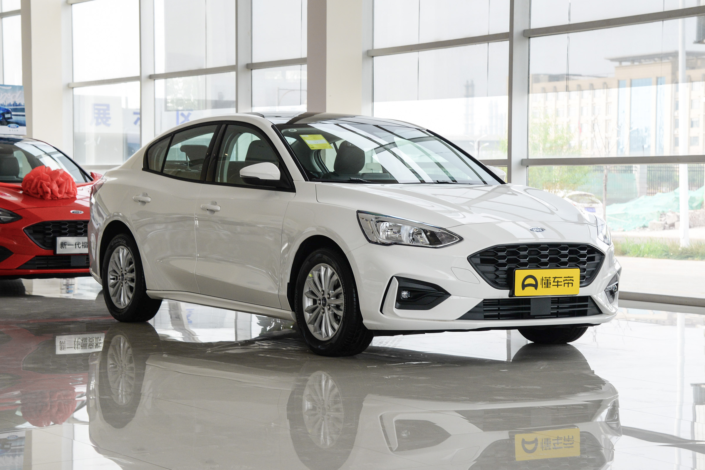 福克斯新款值得买么,福克斯active降价4万优惠