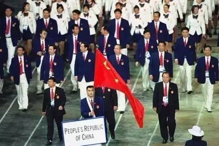 曾经美爆的社会主义复古风哪去了?为什么叕玩起了番茄炒蛋的老梗