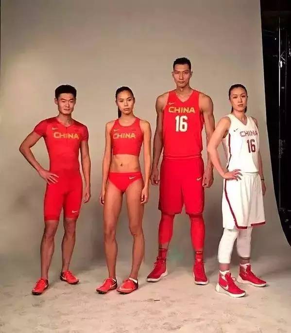 曾经美爆的社会主义复古风哪去了?为什么叕玩起了番茄炒蛋的老梗