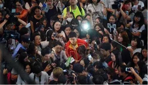 吃瓜群众来了完整视频,吃瓜群众来吃瓜