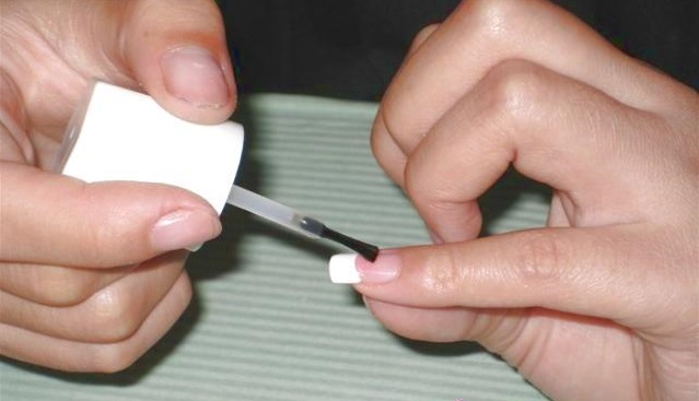 简单的法式美甲教程,简单干净的法式甲