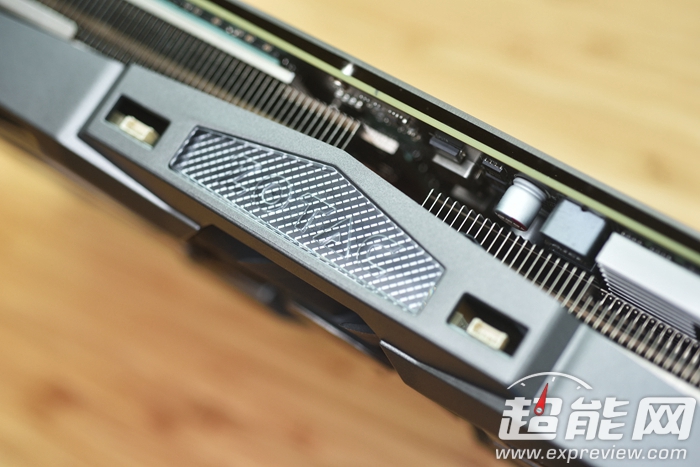 索泰1070至尊plusoc测评,索泰gtx1070至尊plus有灯光吗