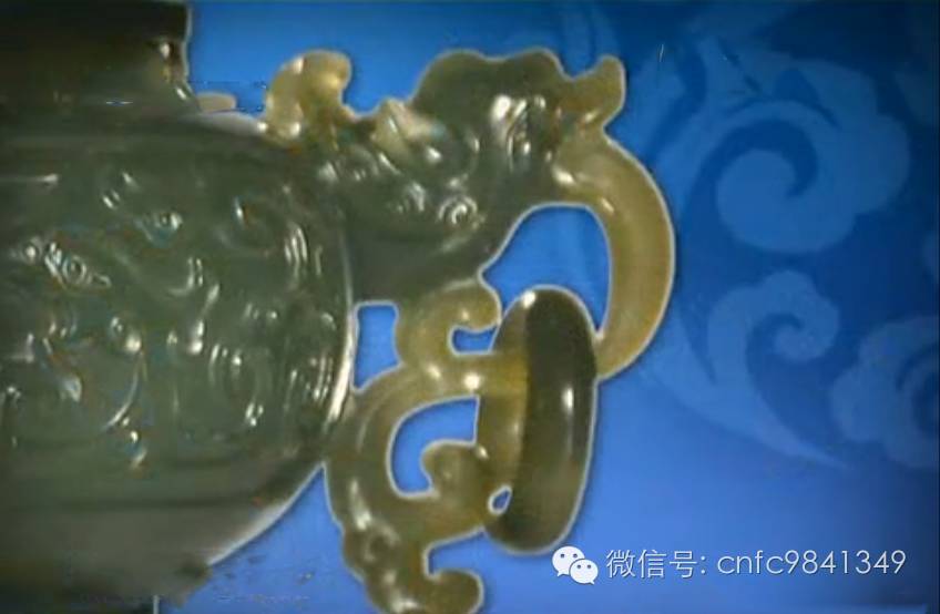 台湾老伯的香炉当玻璃工艺品祖传几代人，幸好没仍。