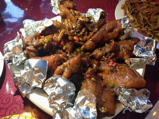 南宁第一家脆皮猪脚,南宁米马河木桶猪脚