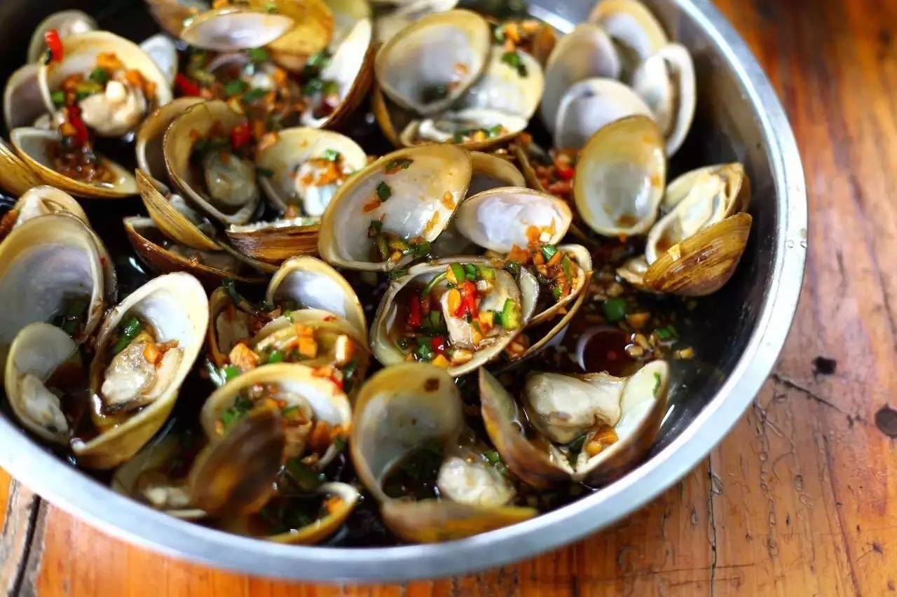 唔使搵啦！人均40元连电视台著名主持人都Hold唔住过来搵食