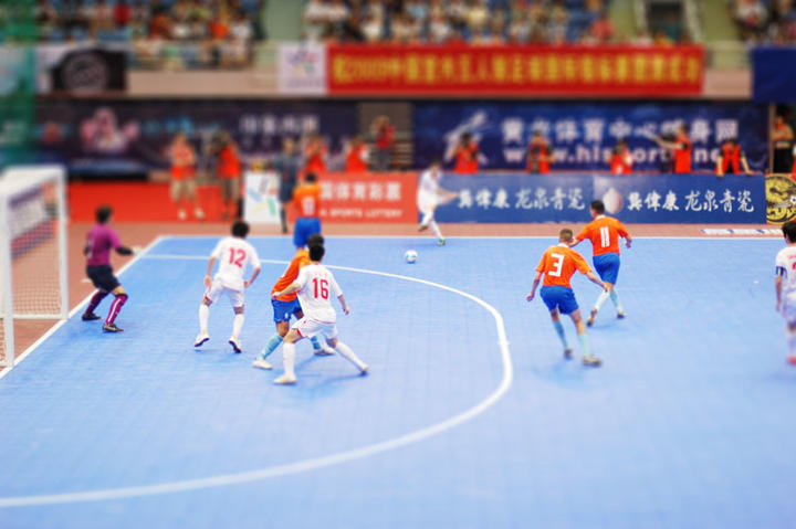 最新五人制回传球规则解释,如何踢好五人制小场