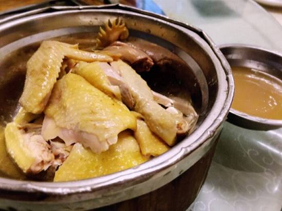 南宁第一家脆皮猪脚,南宁米马河木桶猪脚