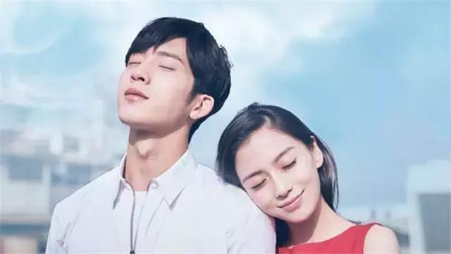 微微一笑很倾城谁喜欢微微,微微一笑很倾城是谁写的小说