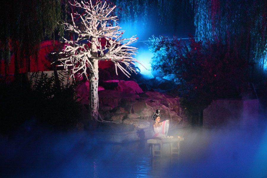 杨家有女初长成，三千宠爱在一身—《长恨歌》，内地版“水舞间”